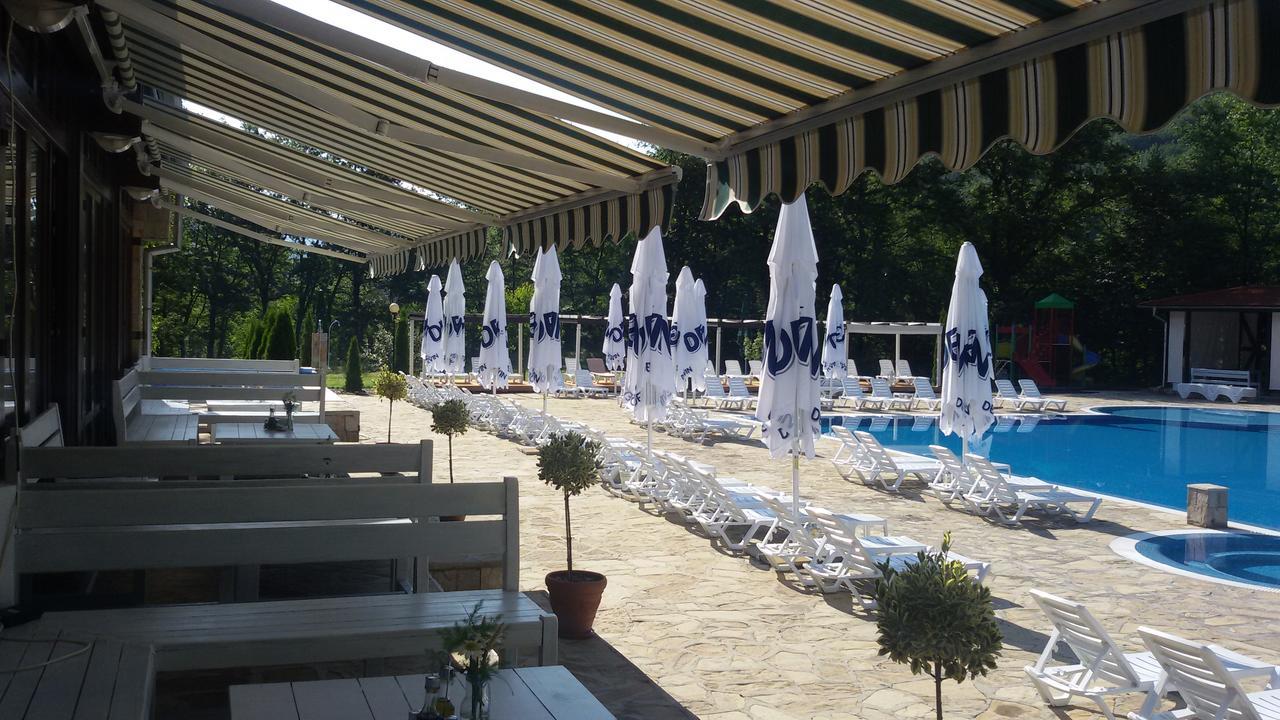 Ostrova Holiday Village Beli Osŭm Exterior photo