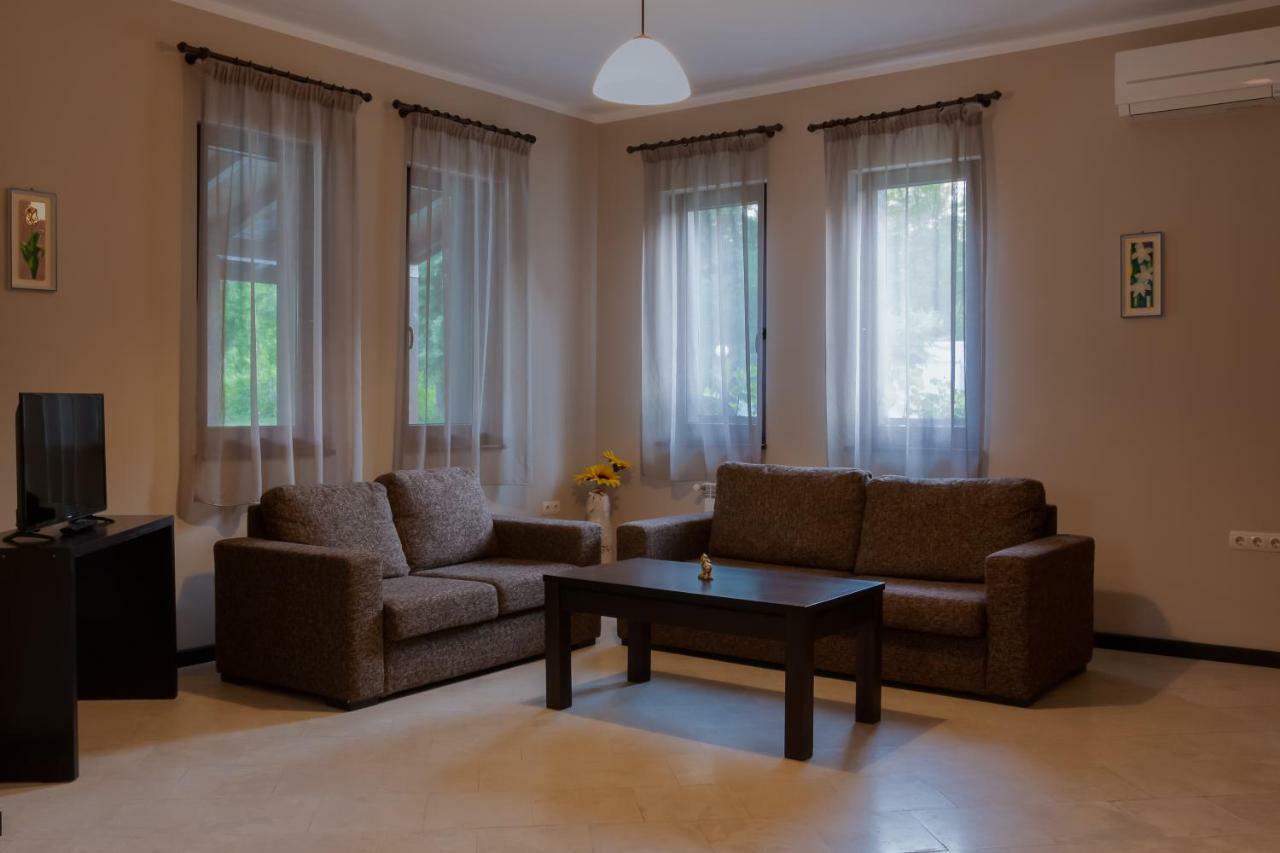 Ostrova Holiday Village Beli Osŭm Exterior photo